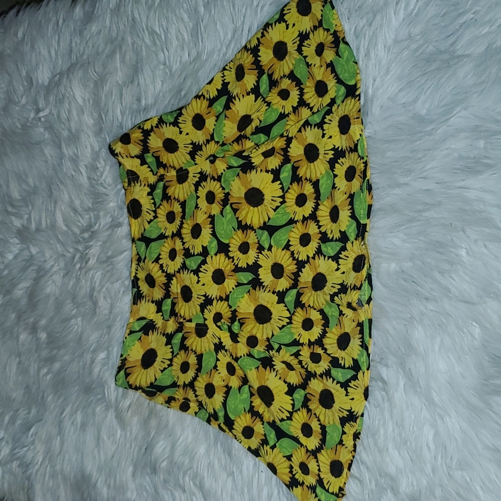 ~~Divided by H&M Sunflower Print Skirt – Size 8~~